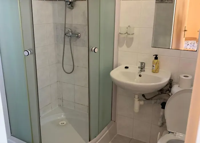 Sport ゲストハウス 3*